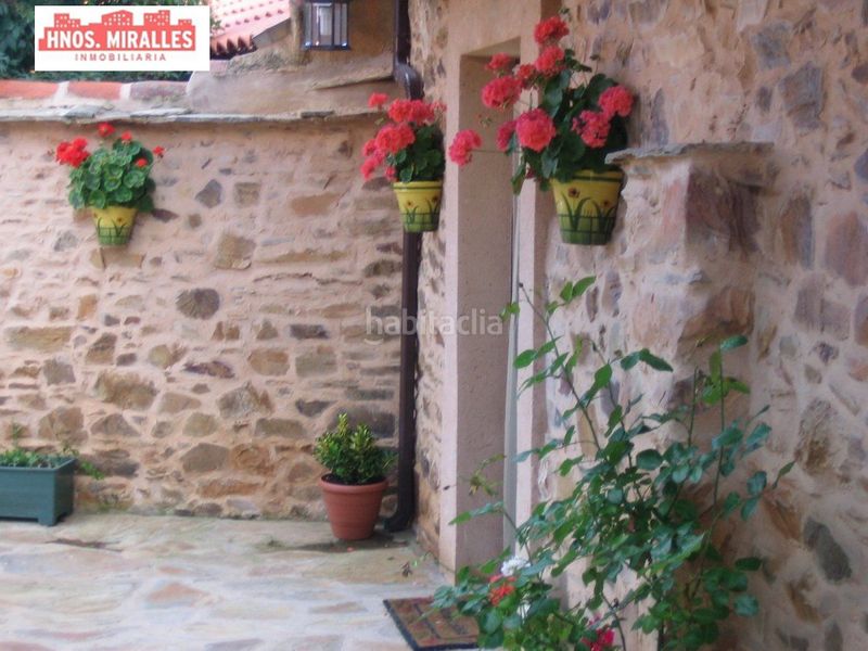 Foto 22b0d59d-df48-478e-94d0-bb6ca7994b64. Casa amb aparcament a Santiago Millas