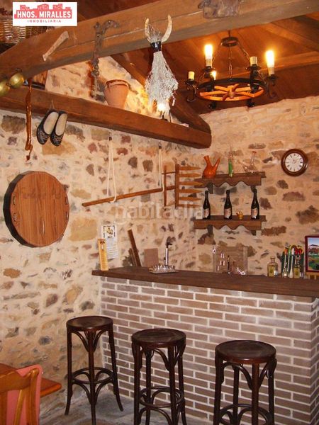 Foto 8b166c84-9e53-450e-a8e7-363d05cbcbe5. Casa amb aparcament a Santiago Millas