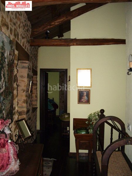 Foto ce87997f-372d-4f8b-ba77-59df6e87f1d8. Casa amb aparcament a Santiago Millas
