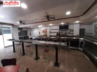 Locale commerciale in Reina Victoria - Miguel Hernández. Intersante bar cafetería y taperia a muy buen precio .