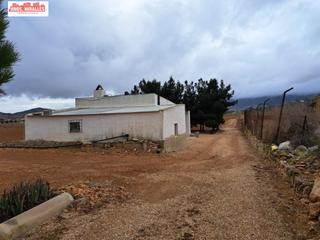 Mas à Hondón de las Nieves. Venta casa con terreno en hondon de las nieves