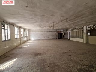 Nave industrial en Carrús Est - Camí dels Magros. Interesante local industrial para reformar e incluso edificar y