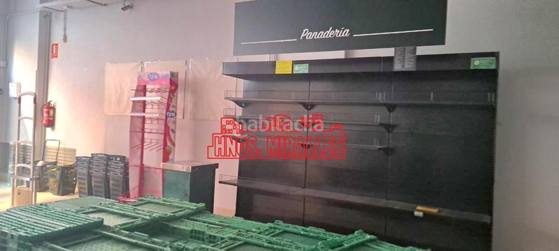 Foto db2cb62a-0fa4-4cbc-893f-bf6d026ef015. Alquiler local comercial se alquila interesante local ideal para supermercado u hosteleria en general!! en Elche / Elx