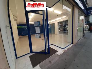 Location Local commercial à Reina Victoria - Miguel Hernández. Interesante local de esquina , ideal para cualquier tipo de nego