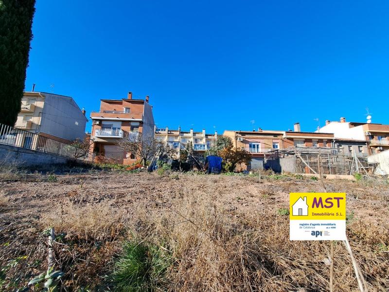 Foto 61d740b9-ffd3-4b62-b81a-2ddf1a42ad40. Terreny residencial a Navàs