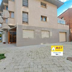 Location Local commercial  Avinguda països catalans. Local en alquiler en gironella