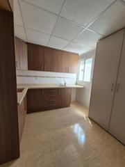 tic en San Isidro. Se vende semi atico con solarium y dos plazas de garaje, obra nu