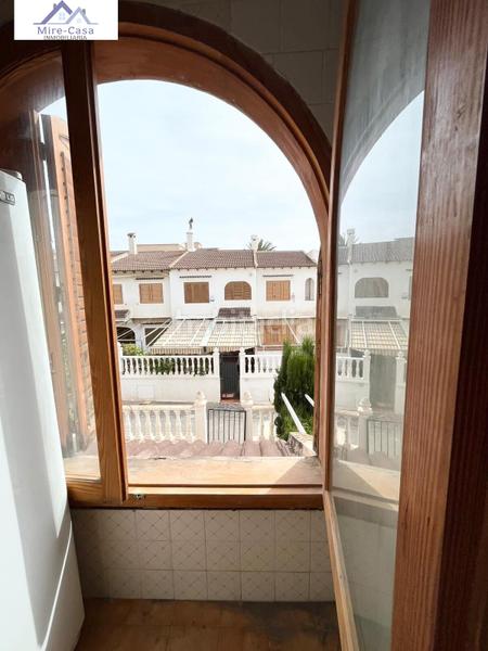 Foto 4cc4b797-7466-4b1b-9dbb-667ccd3b273e. Casa adosada se vende adosado, Calas Santiago Bernabeu en Santa Pola
