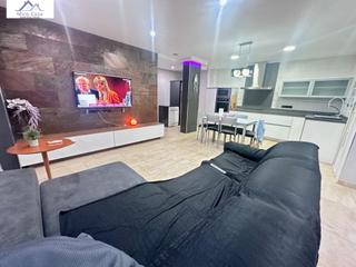 Location Appartement à Carrús Oeste. Se alquila vivienda, se solicitan ingresos demostrables para rea