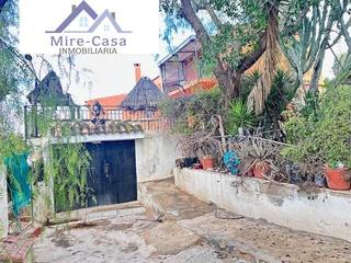 Xalet a Peña de las Águilas. Se vende casa de campo dividida en tres viviendas