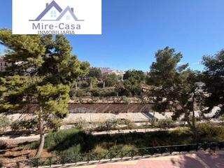 Location Appartement à Plaza Crevillente - Antiguos Juzgados - El Asilo. Se alquila piso cerca de la universidad ceu