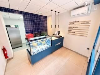 Traspàs Local Comercial a Mercado. Se traspasa pastelería funcionando actualmente