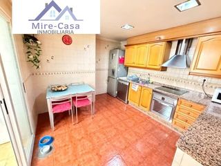 Etagenwohnung en Carr�s Este. Amplio y luminoso piso en carr�s este, elche  180,000