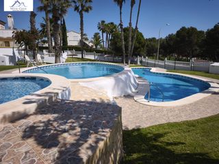 Casa en Molins - Campanete - San Bartolom�. Precioso bungalow en dos planta amueblado, piscina comunitaria