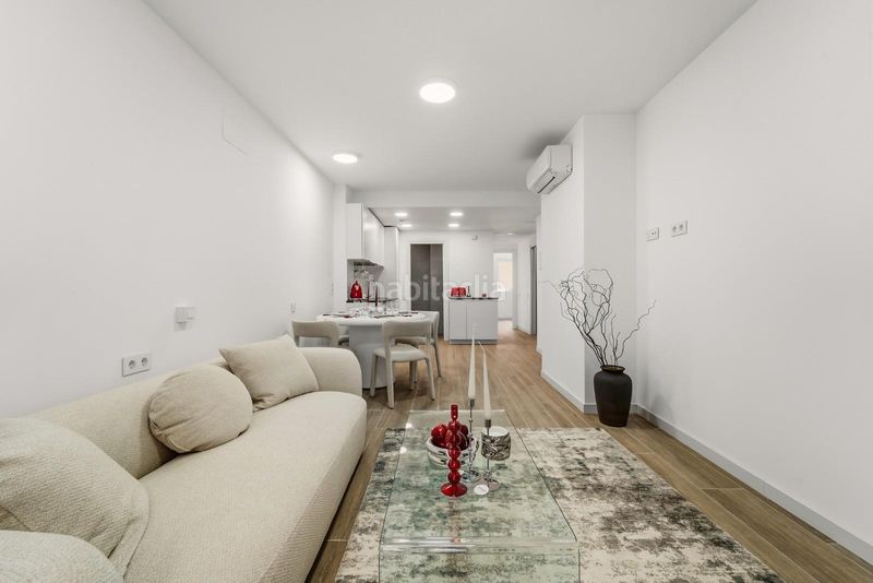 Foto 76718f03-8973-4005-b79d-e95a5039d6a1. Edifici a calle dr buades 6 a Carolinas Altas Alicante
