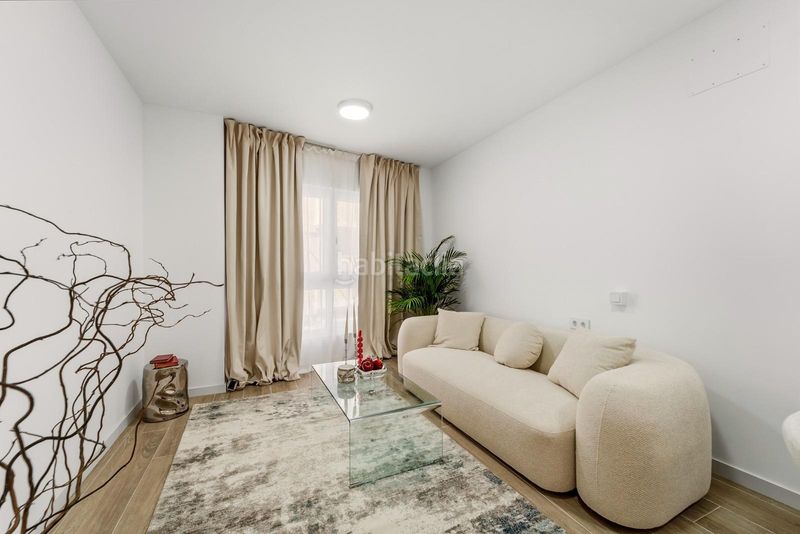 Foto bae307b2-bd77-4e64-a24f-08308ee1e2e4. Edifici a calle dr buades 6 a Carolinas Altas Alicante