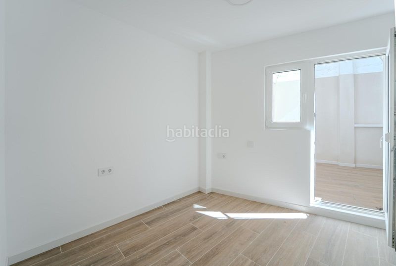 Foto f4db7065-a92f-4574-87d0-30a9b484034e. Edifici a calle dr buades 6 a Carolinas Altas Alicante
