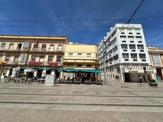 Casa a Centro Ciudad. Maravillosa casa con local en todo el centro de san fernando