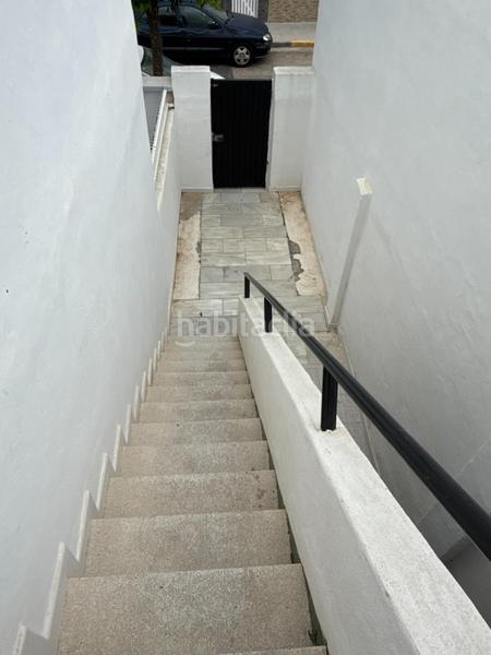Foto a45fdb90-f653-43ab-bf44-42ec035f1656. Casa  en planta alta con trastero, patio y azotea en el centro zona cayetano roldan , cementerio. en San Fernando