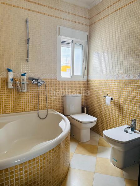 Foto b31b4caf-f1b9-44a5-8c14-91f4b90c237e. Casa  en planta alta con trastero, patio y azotea en el centro zona cayetano roldan , cementerio. en San Fernando