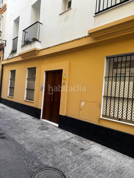 Foto ada4e432-c40e-4192-8d9b-6d9c9a54ba7e. Piso en calle san roque 4 maravillosa vivienda en el corazón en Cádiz