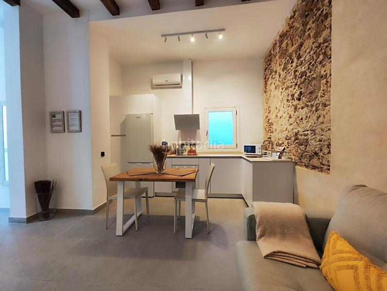 Foto dbdea0e6-14f0-4d19-8538-e7b8345e9bd4. Piso en calle san roque 4 maravillosa vivienda en el corazón en Cádiz