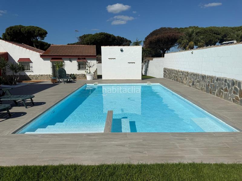 Foto ef2cb599-dbd9-4d45-87b9-f3bcf311c561. Chalet avec parking piscine dans Las Lagunas - Campano Chiclana de la Frontera