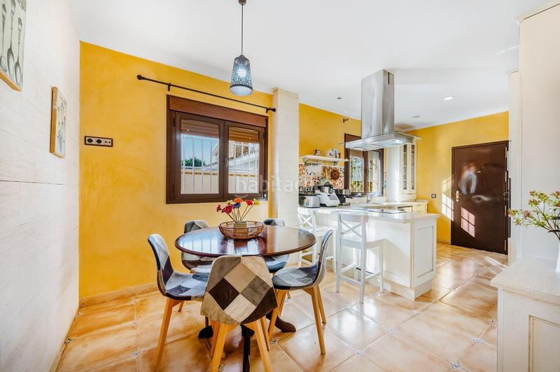 Foto 025367d4-eb73-4d24-b0ba-9387c752972a. Chalet mit parking pool in Núcleo urbano Chiclana de la Frontera