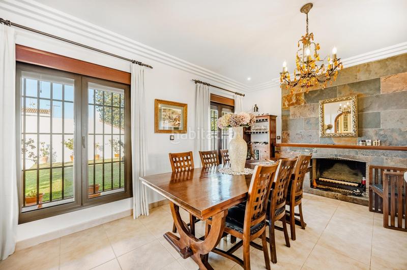 Foto 1bde4e98-35ba-482d-8726-c5e7b5385f0a. Chalet mit parking pool in Núcleo urbano Chiclana de la Frontera