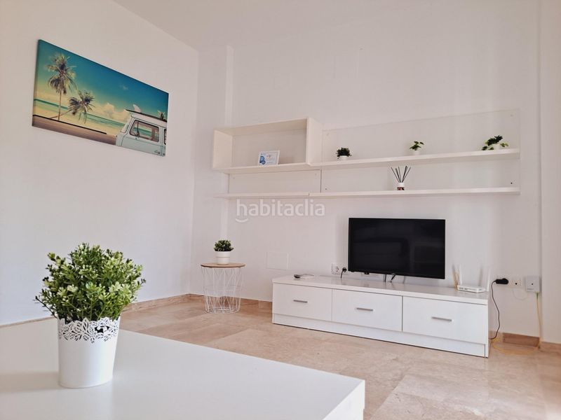 Foto 94bb40e4-575a-4eac-a9c4-0a2a403d8dc7. Apartment with parking in La Barrosa Chiclana de la Frontera