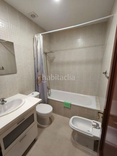 Foto b09b7d0e-4e21-4130-a32d-ec90c42773bb. Casa adossada a Camposoto - Gallineras San Fernando
