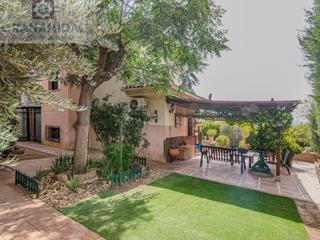 Xalet a Albolote. Venta de chalet pareado, urb. torreon,