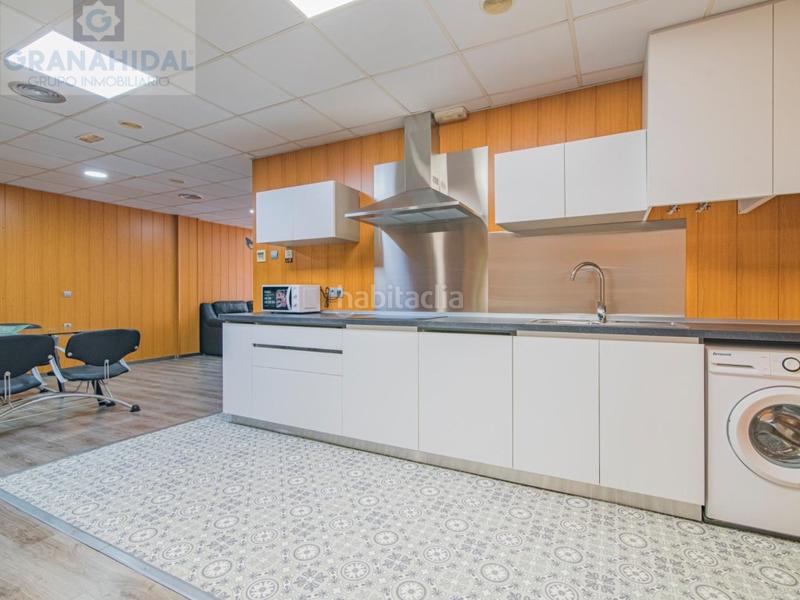 Foto b7087ea2-e09f-4740-b9c7-f7f56c087dac. Casa  con local vivienda en Maracena