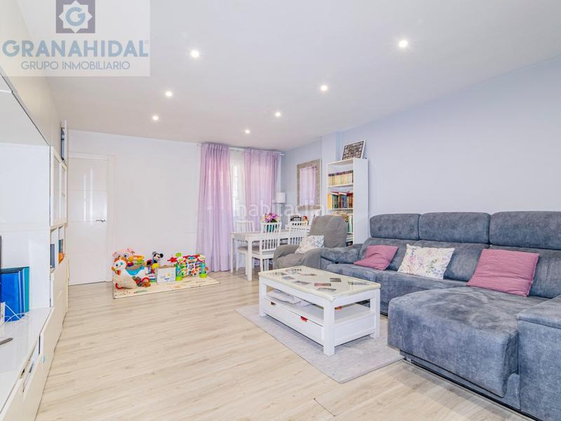 Foto 060c0285-b468-4c0e-8793-335945e39079. Piso venta de piso zona barrio La Cruz en La Cruz Granada