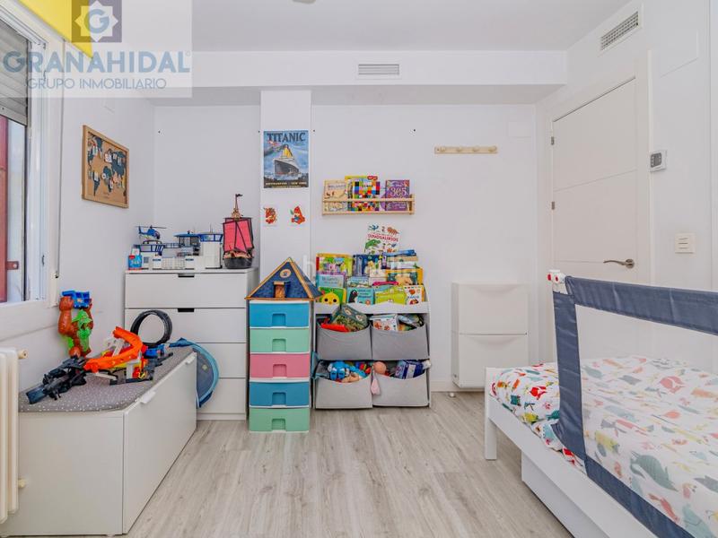 Foto a1537ce0-6583-4b9d-8e95-3670bb4dbf1c. Piso venta de piso zona barrio La Cruz en La Cruz Granada