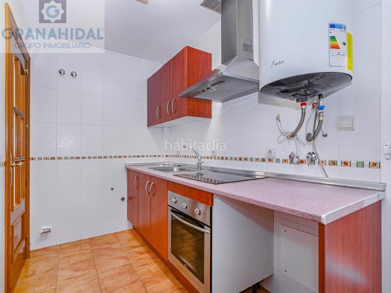 Foto 8e052b63-28de-420d-a9c1-6d84808b8983. Piso venta de piso zona el chaparral en Albolote