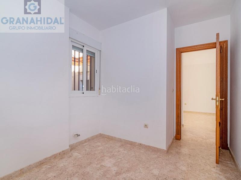 Foto ecc54e00-5daa-4e4d-aeb9-572800889e58. Piso venta de piso zona el chaparral en Albolote