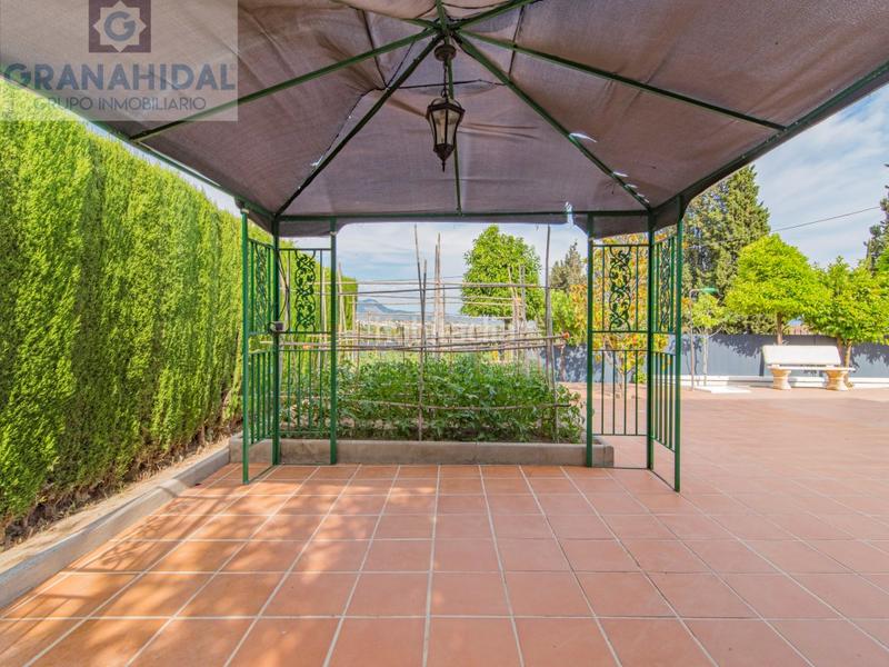 Foto 0c3663a3-cad2-4158-bed8-d8a766775f4e. Chalet espectacular chalet independiente en Albolote