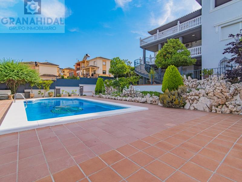 Foto b65beca8-da81-4638-bc14-58e0725d6e37. Chalet espectacular chalet independiente en Albolote
