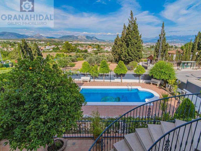 Foto da3ce0a3-95a5-41e4-8a0f-db8a8ef9f18f. Chalet espectacular chalet independiente en Albolote
