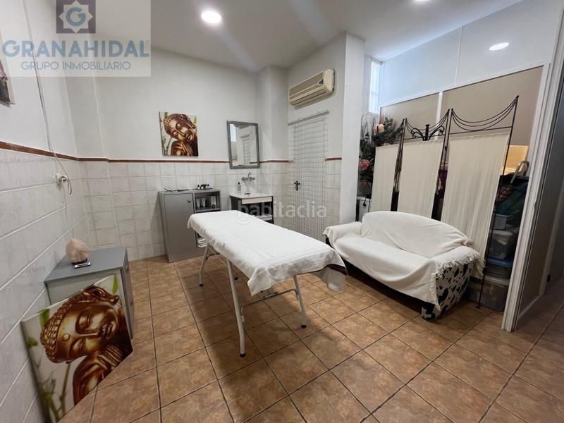 Foto 3d907f0e-8601-4a8c-911b-a2a5054742a9. Local comercial salon de peluqueria y estetica en Atarfe