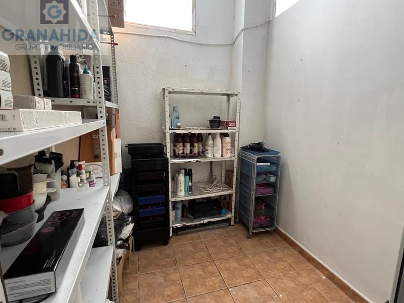 Foto 7155ef9a-f48f-4b8b-93a2-80f95e97057f. Alquiler local comercial salon de peluqueria y estetica en Atarfe