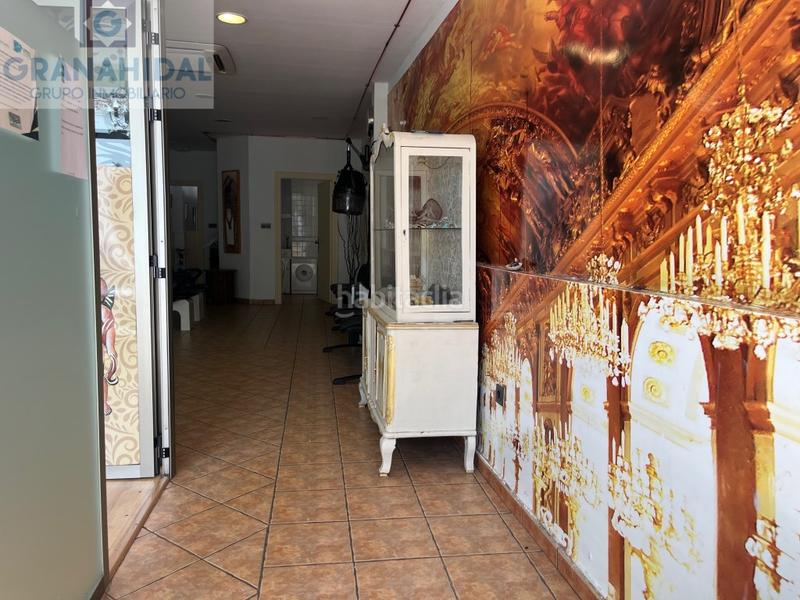Foto ac25a240-ae00-4d34-81c4-08bf6b9e1a38. Alquiler local comercial salon de peluqueria y estetica en Atarfe