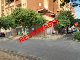 Local Comercial en Calle Torre de Peralada