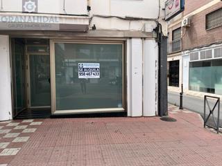 Locale commerciale in Calle Cervantes 2