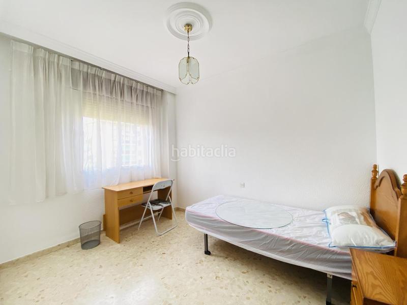 Foto 5db14570-9cad-4e61-8e32-288bb84e54fd. Alquiler piso estudiantes!! piso de 4 dormitorios en calle san rómulo en Granada