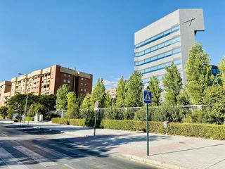 Pis  Calle maria teresa de léon. Piso vpo de 4 dormitorios en joaquina eguaras junta andalucía.