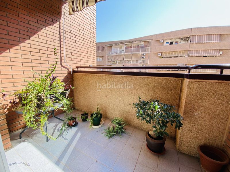 Foto a29a3973-d852-40e7-b4e9-fd4c88225806. Pis amb calefacció aparcament a Joaquina Eguaras Granada