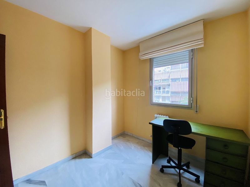 Foto ed16cce3-3643-4ba6-b6d0-c8bb1666e22e. Pis amb calefacció aparcament a Joaquina Eguaras Granada