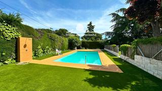 Chalet in Colmenarejo. Maravilloso y completamente reformado chalet independiente.